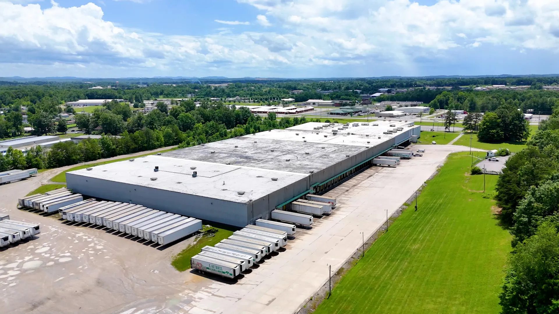 Aerial view of the Dockside Logistics 290,915 sq ft distribution center in London, Kentucky